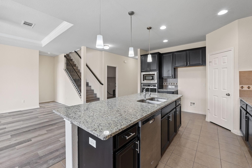 20017 Ploughshores Ln - Photo 8