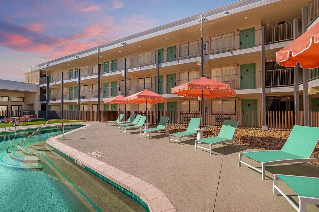 9220 N Interstate 35 - Photo 29