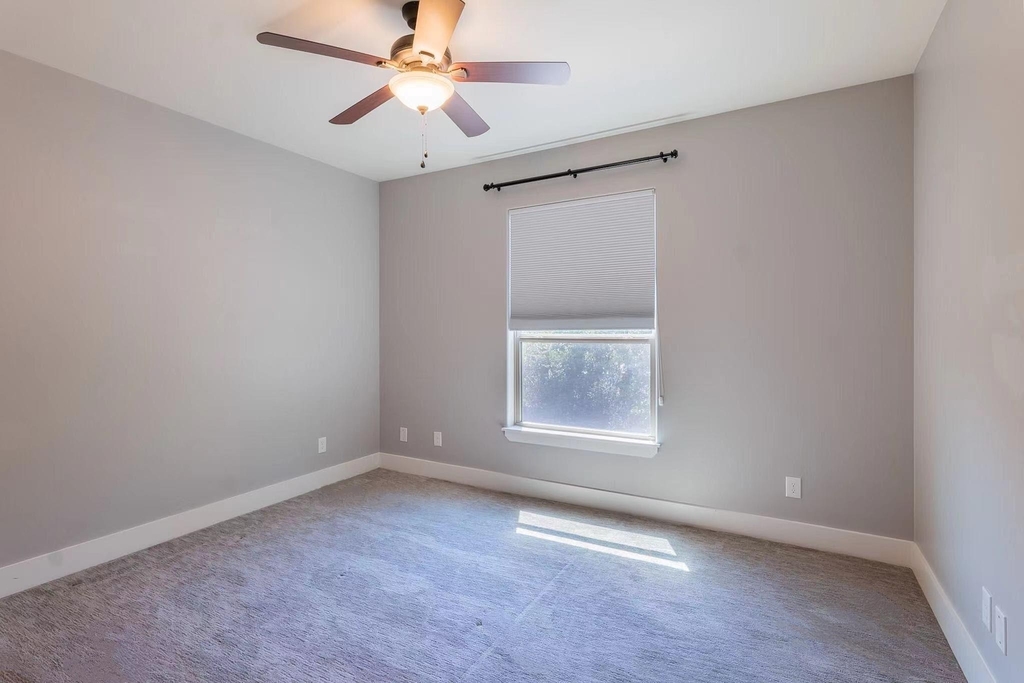 11727 Bell Ave - Photo 20