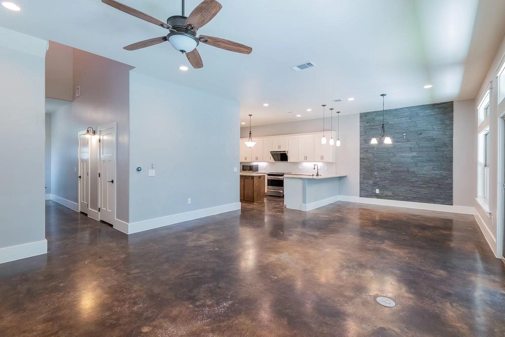 11727 Bell Ave - Photo 3