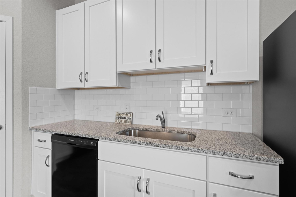 2606 Totley Rd - Photo 7