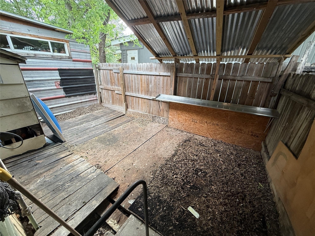 2921 E 12th St - Photo 5
