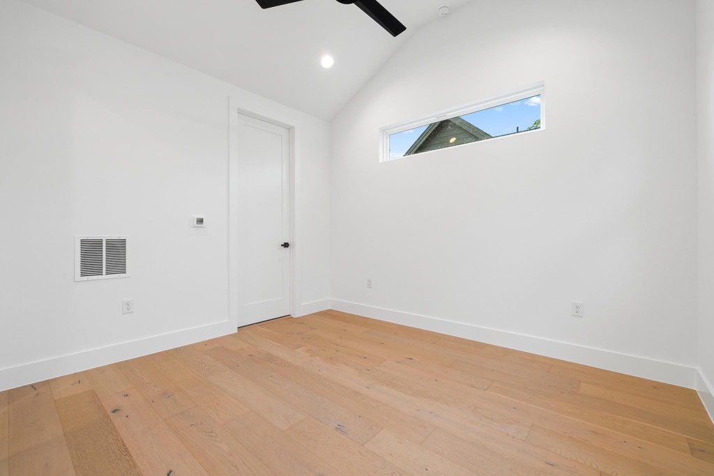 7706 Watson St - Photo 11