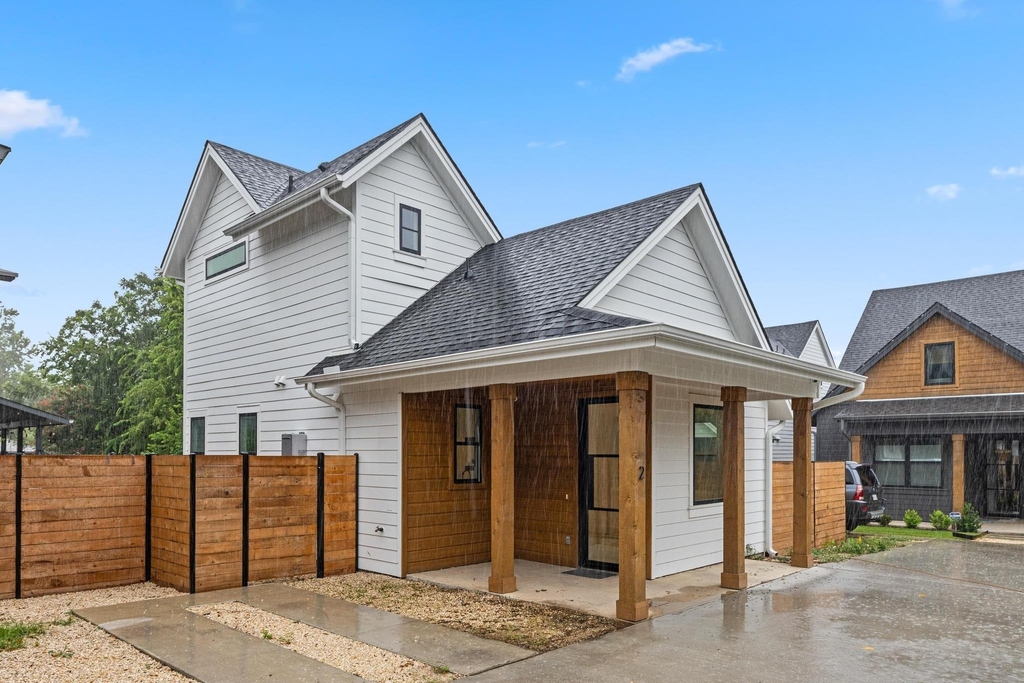 7706 Watson St - Photo 1