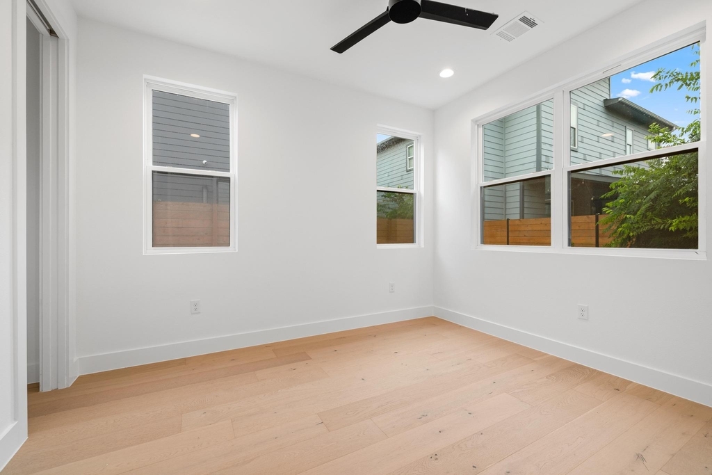 7706 Watson St - Photo 15