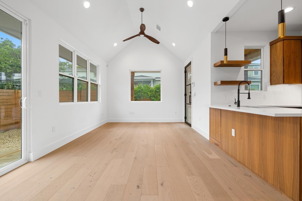 7706 Watson St - Photo 5