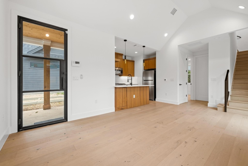 7706 Watson St - Photo 3