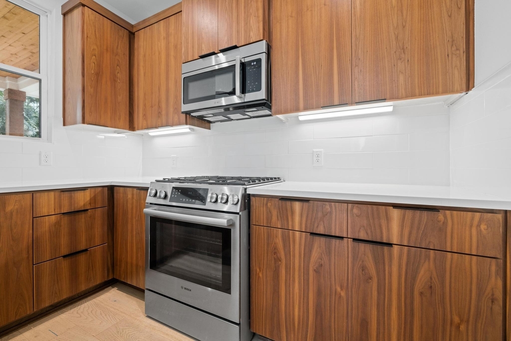 7706 Watson St - Photo 9