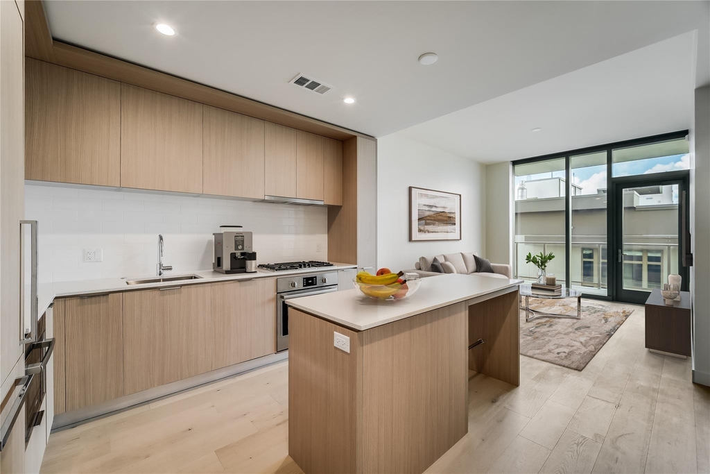 44 East Ave - Photo 3