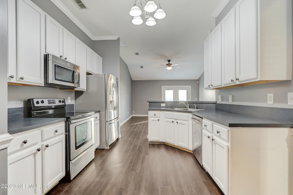 8023 Tuxford Lane - Photo 12