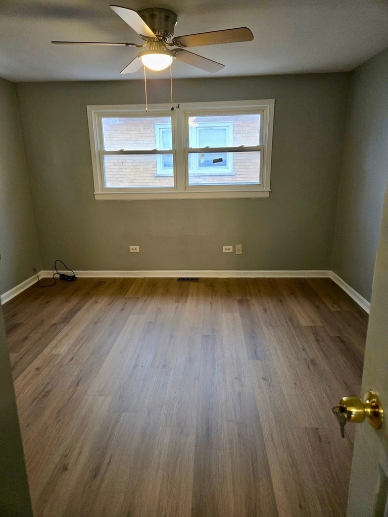 7011 S East End Avenue - Photo 3