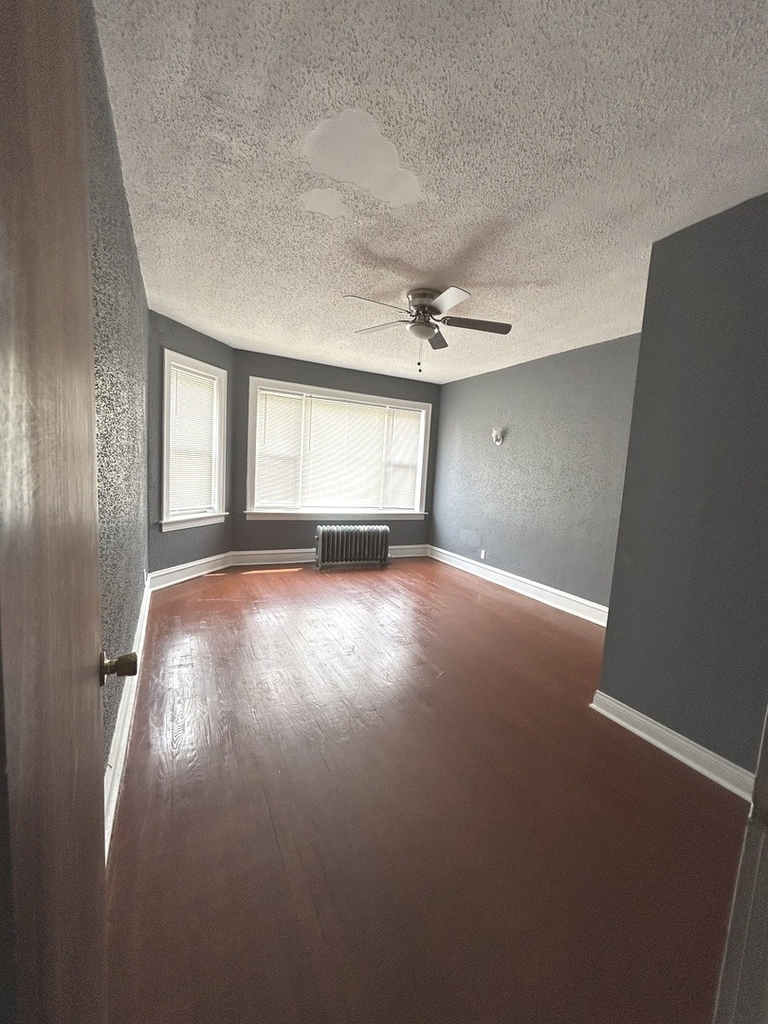 7655 S Yates Boulevard - Photo 7