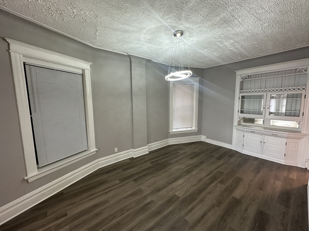 6426 S Ingleside Avenue - Photo 5