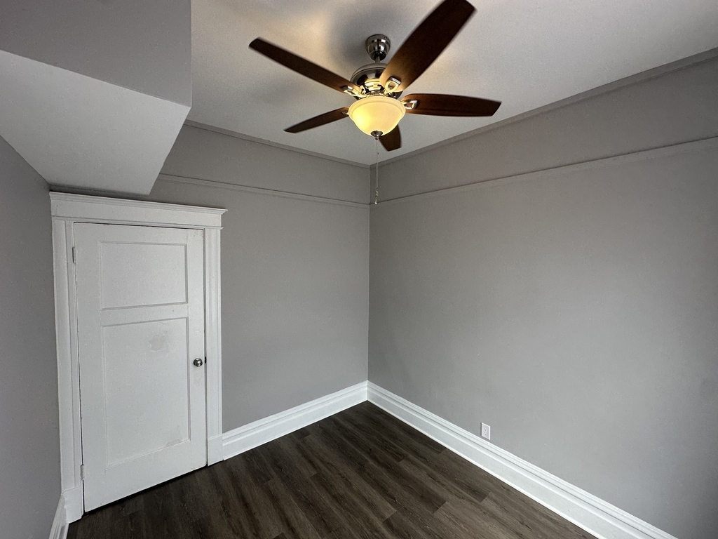 6426 S Ingleside Avenue - Photo 11