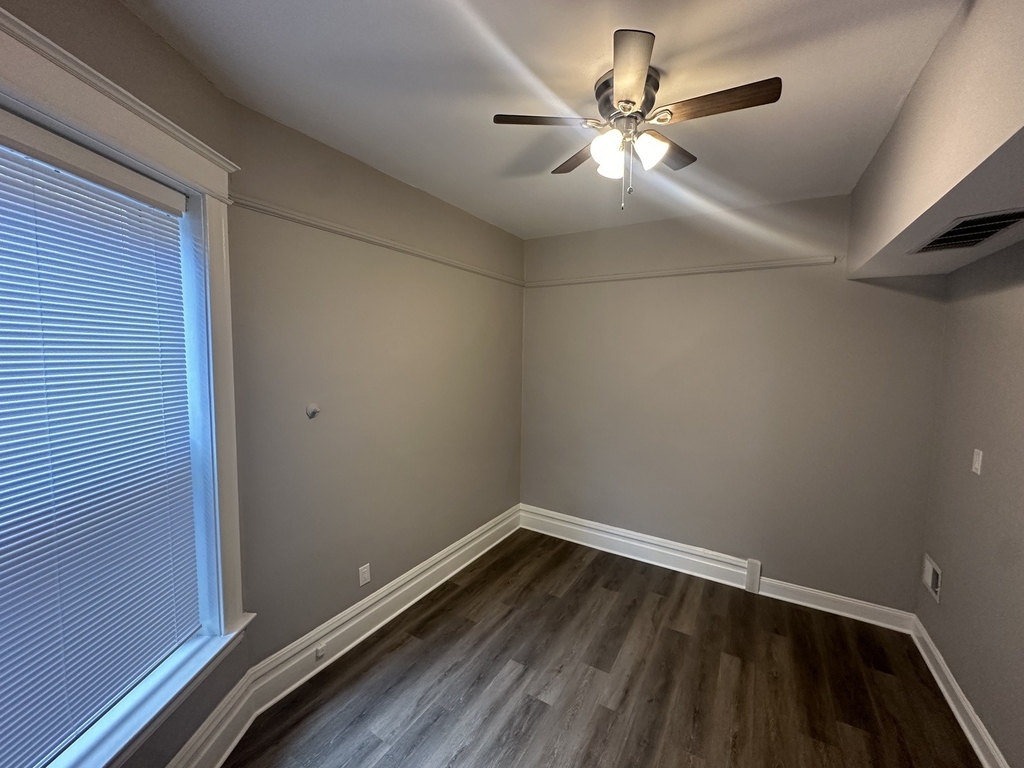 6426 S Ingleside Avenue - Photo 9