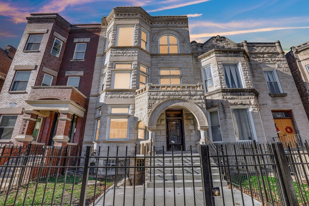 6426 S Ingleside Avenue - Photo 0