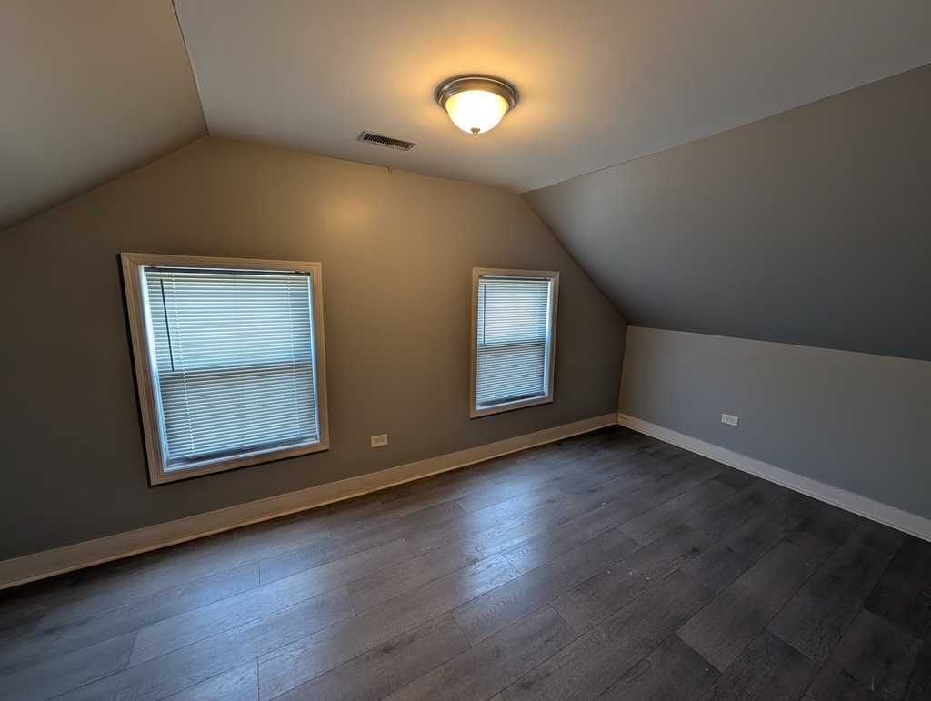 9035 S Exchange Avenue - Photo 6