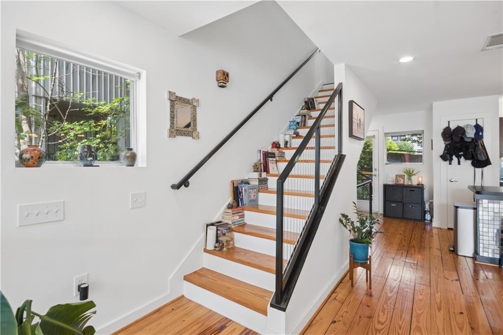 920 Memorial Drive Se - Photo 8