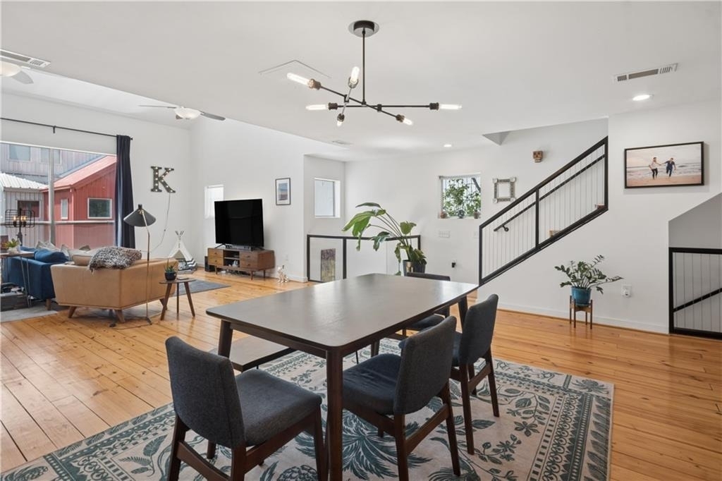 920 Memorial Drive Se - Photo 3