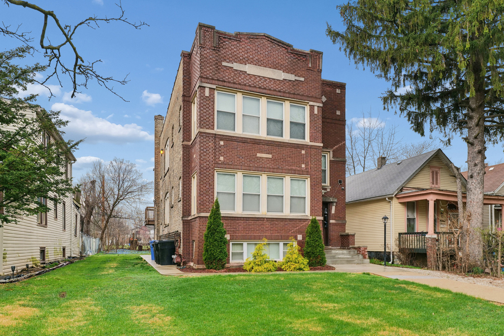 10226 S Charles Street - Photo 0