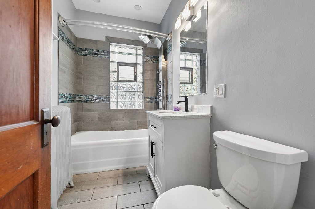 10226 S Charles Street - Photo 11