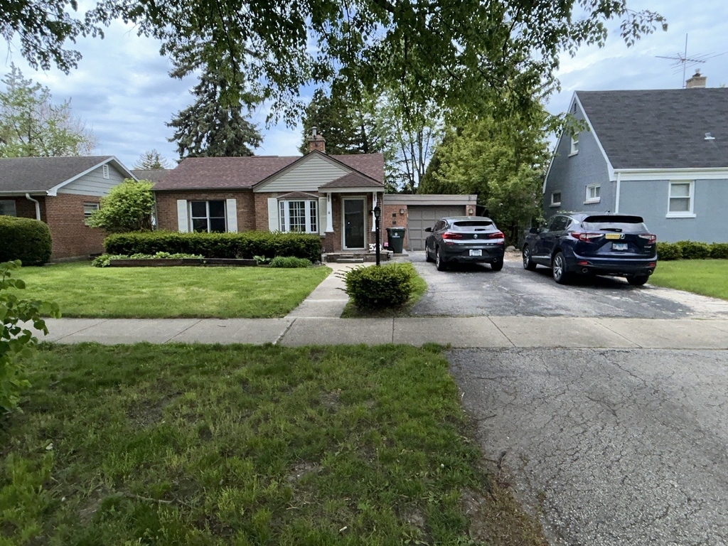 324 Harlem Avenue - Photo 1