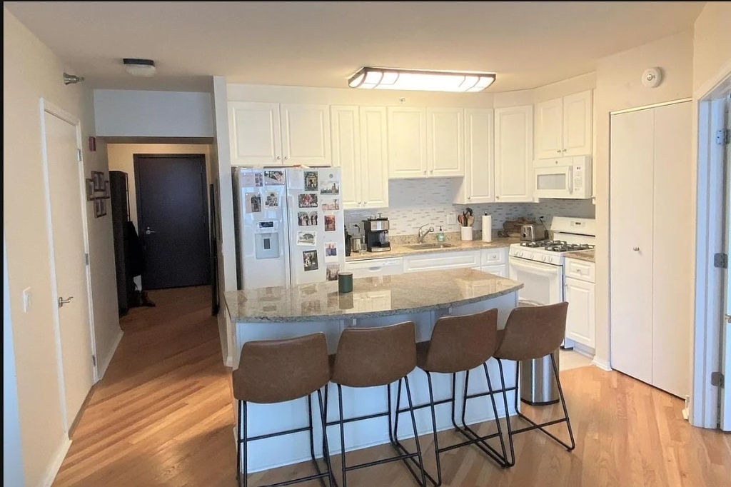 33 W Ontario Street - Photo 9