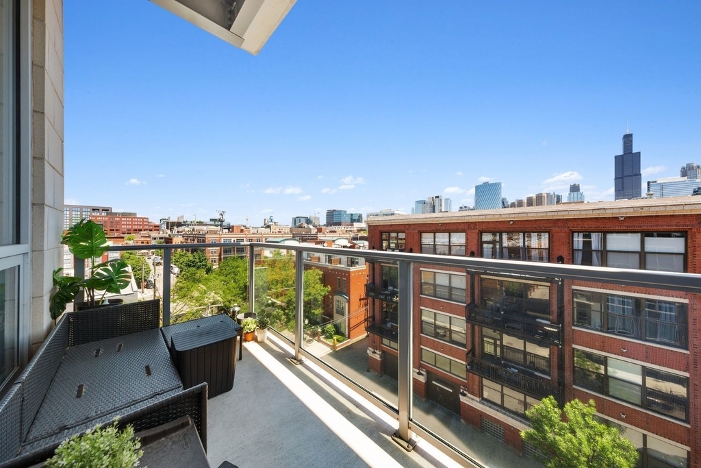 122 S Aberdeen Street - Photo 7