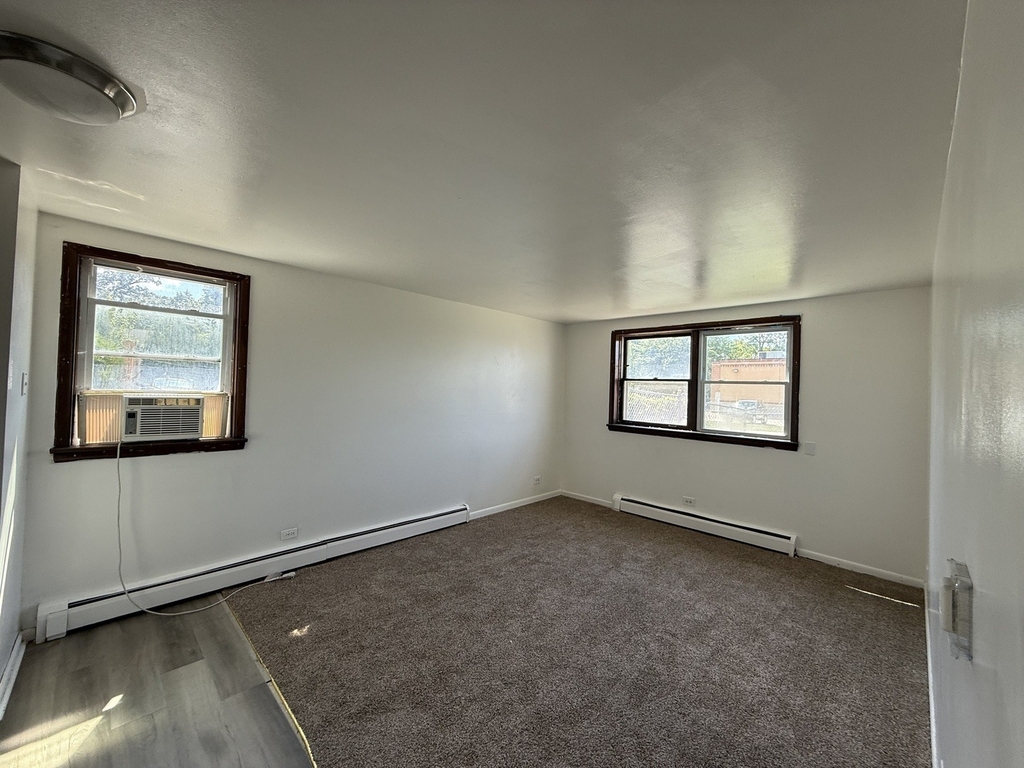 1627 Woodbine Drive - Photo 3