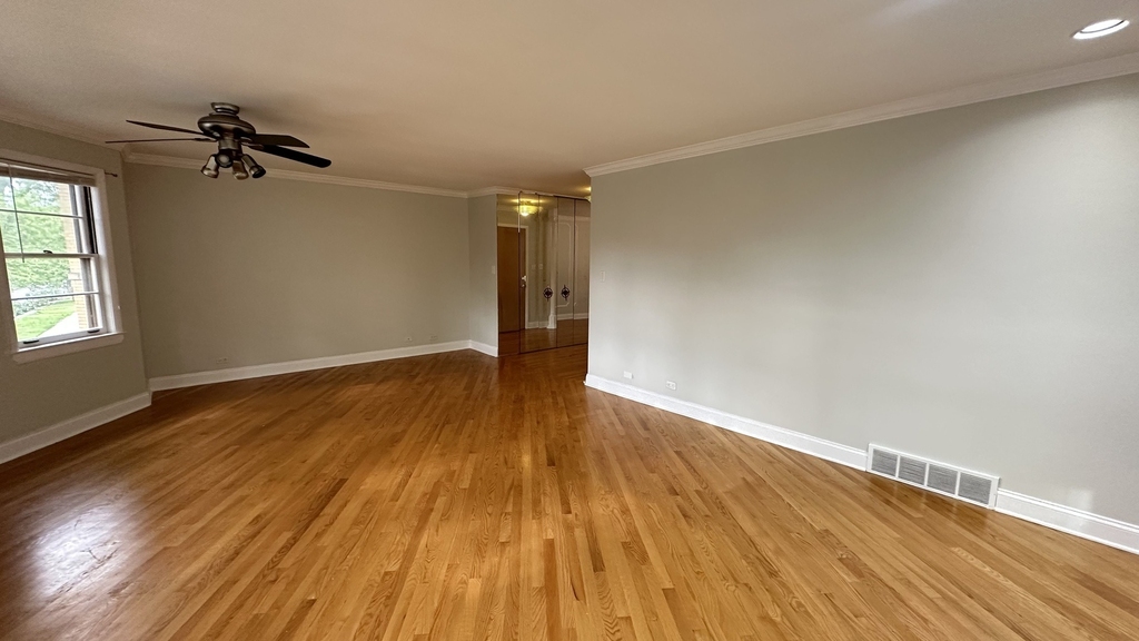 5717 N Saint Louis Avenue - Photo 4