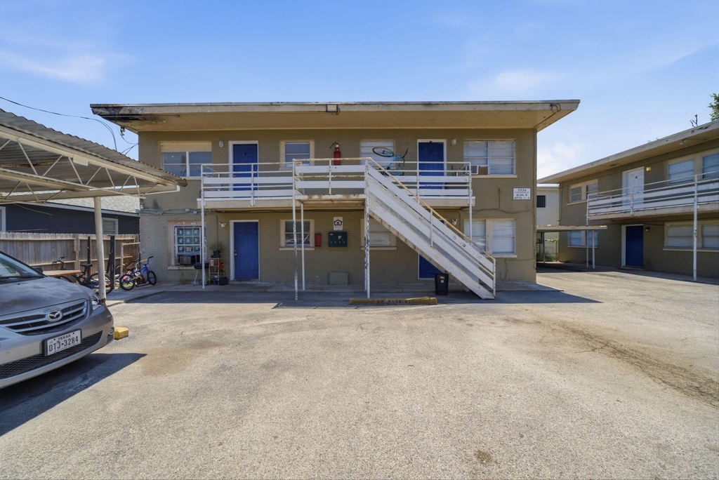 5534 Eskridge Street - Photo 0