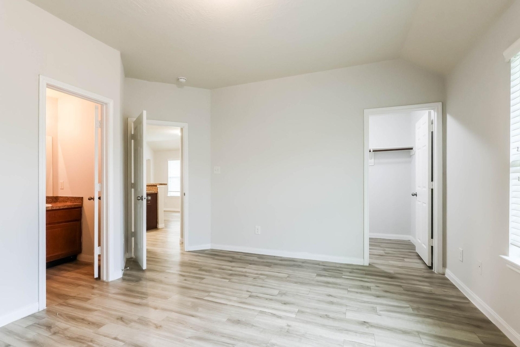 21718 Martin Grove Court - Photo 9
