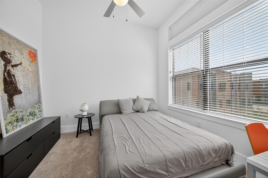 2401 Crawford Street - Photo 28