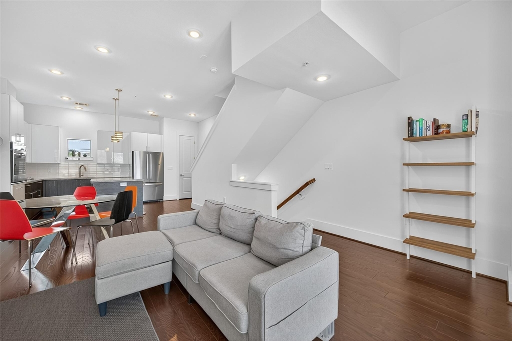 2401 Crawford Street - Photo 11
