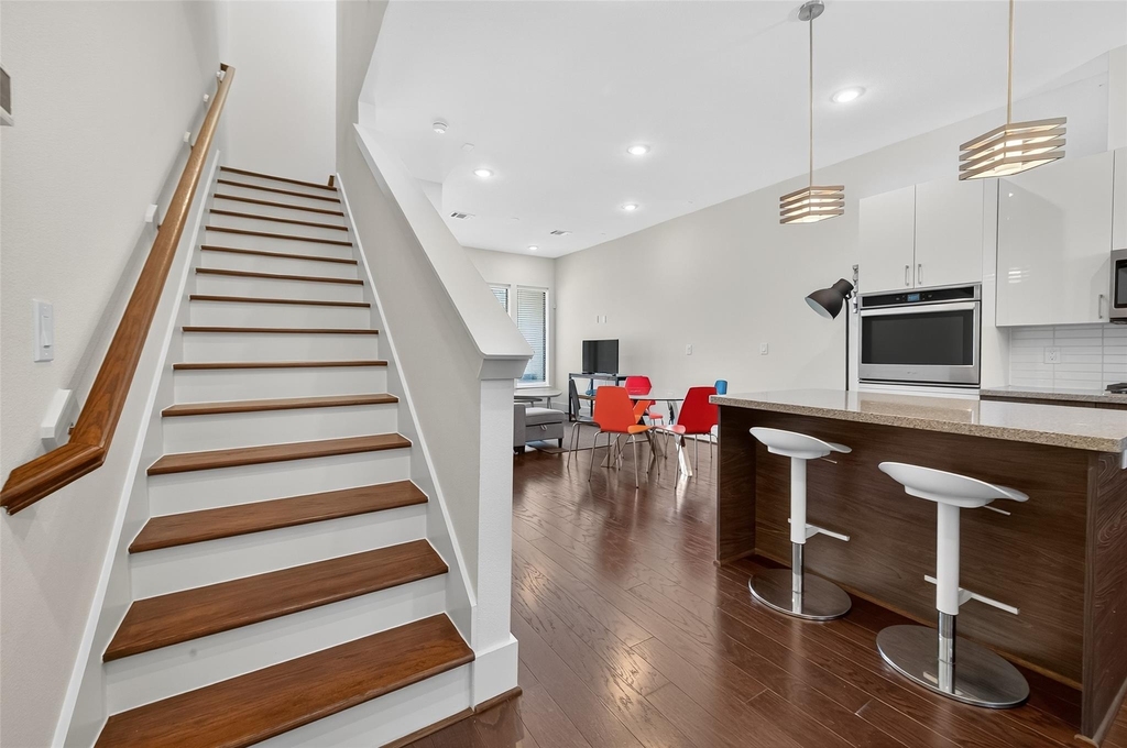 2401 Crawford Street - Photo 19