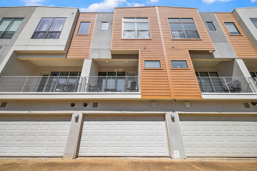 2401 Crawford Street - Photo 32