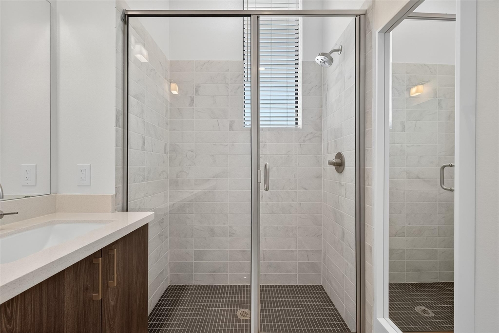 2401 Crawford Street - Photo 25