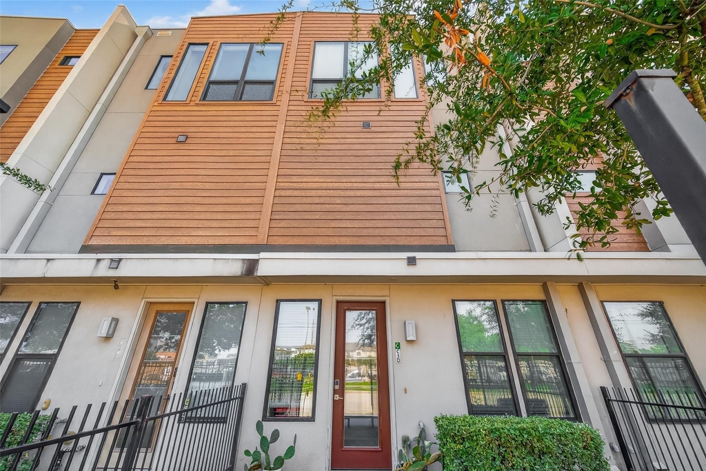 2401 Crawford Street - Photo 0