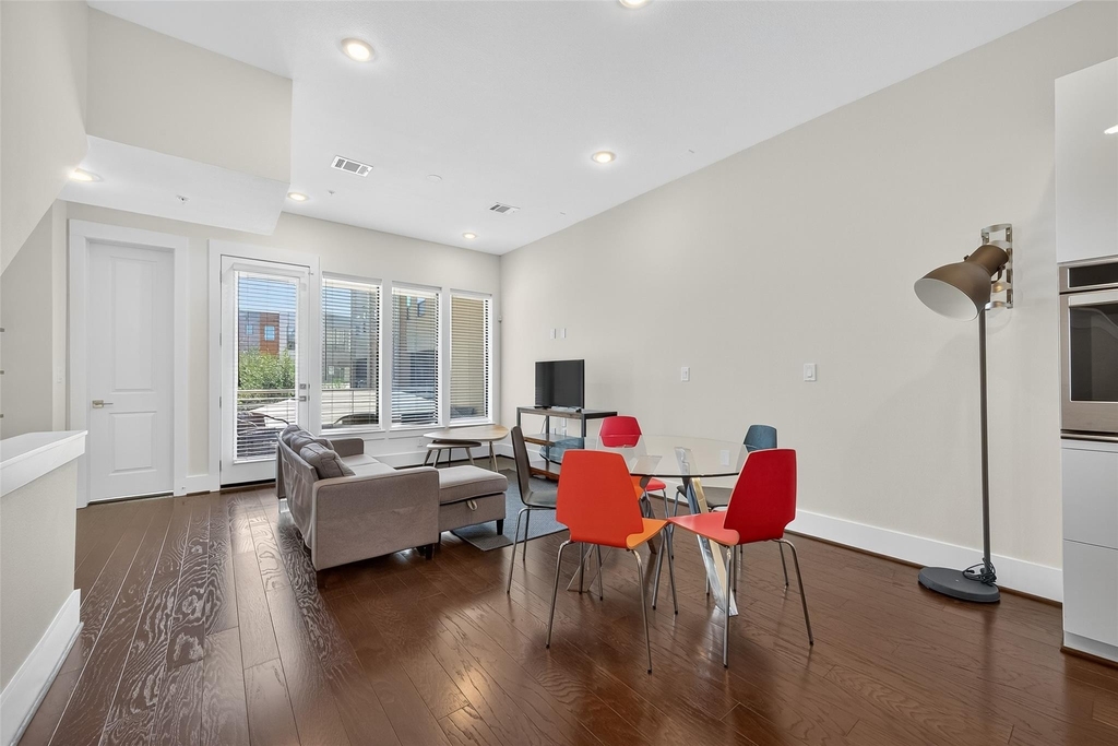 2401 Crawford Street - Photo 13