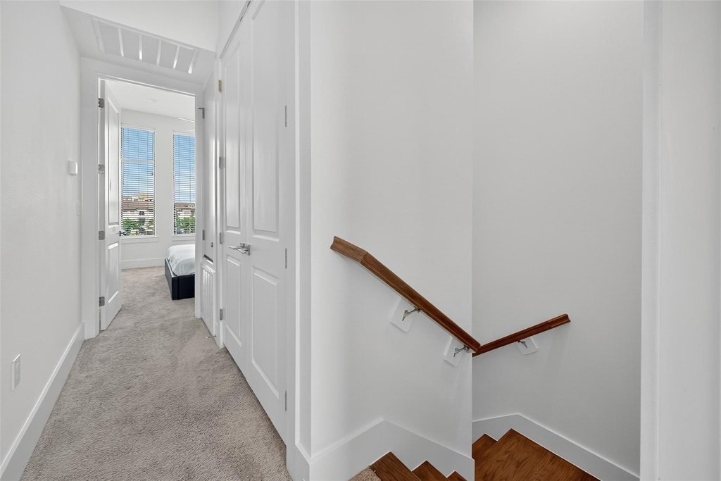 2401 Crawford Street - Photo 20