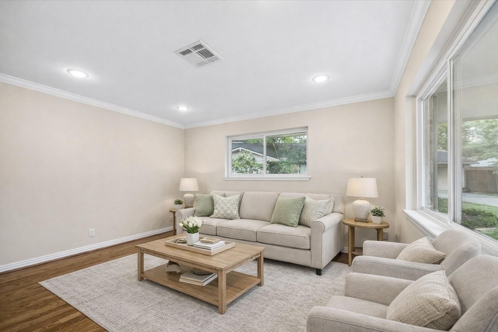 1607 Willowby Drive - Photo 5