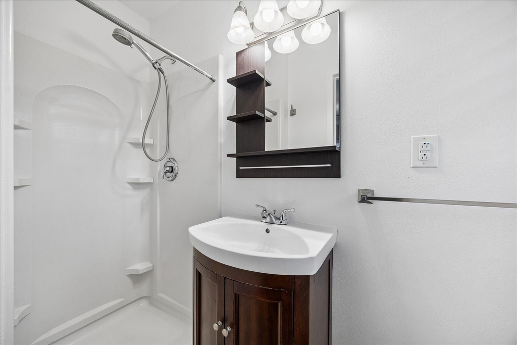 1607 Willowby Drive - Photo 9