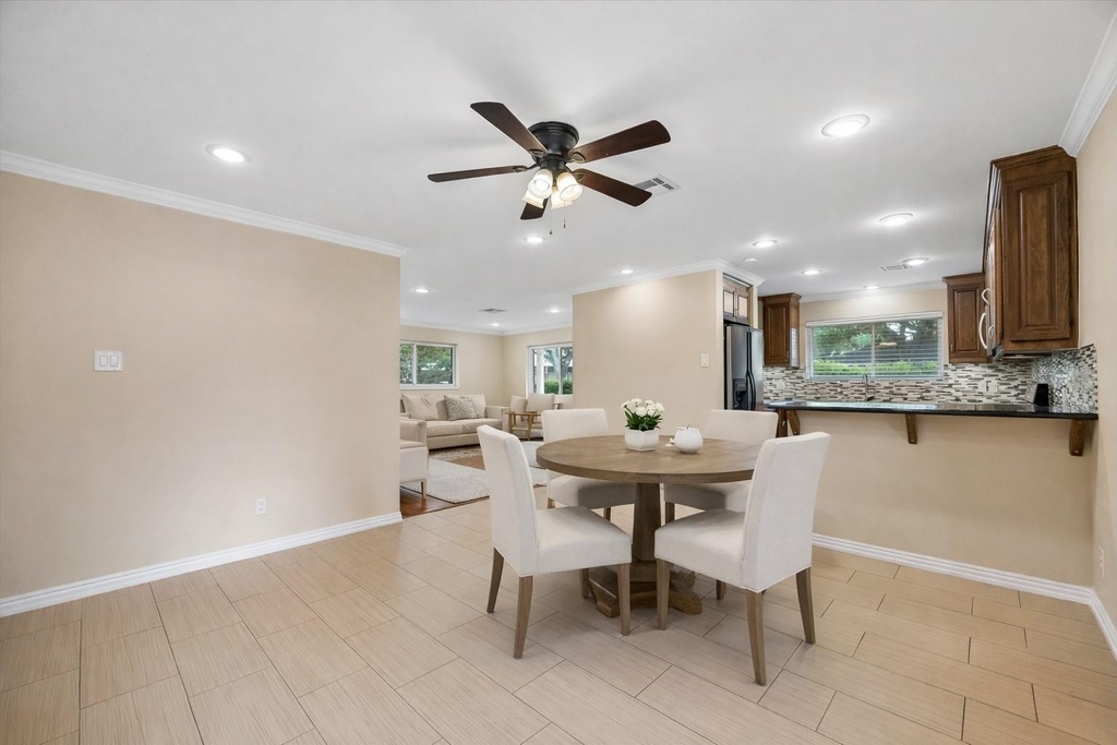 1607 Willowby Drive - Photo 7