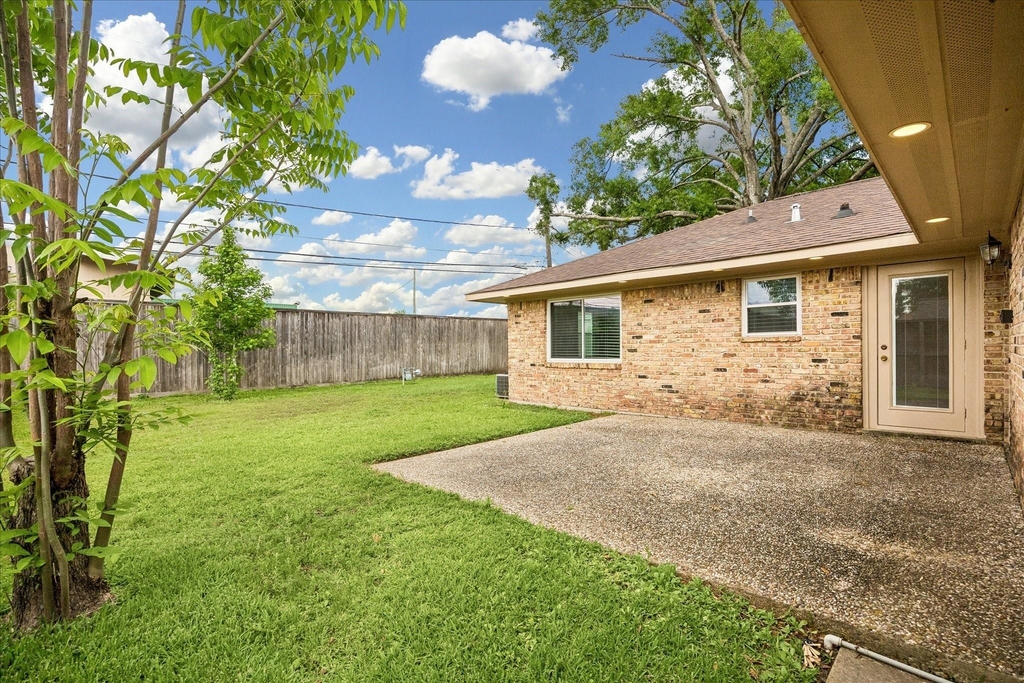 1607 Willowby Drive - Photo 14
