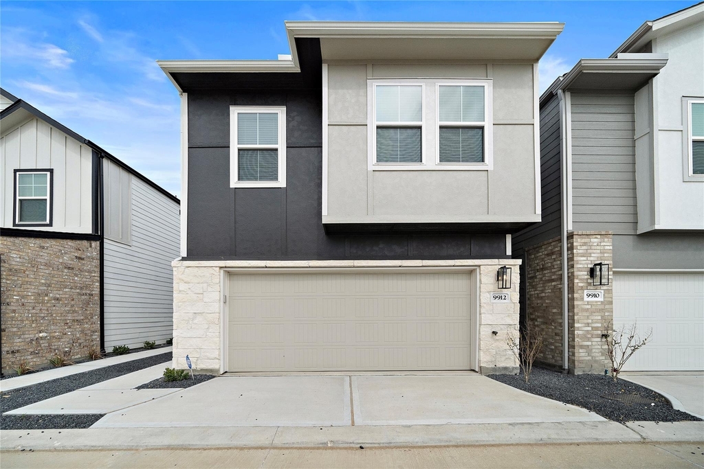 9912 Storehouse Drive - Photo 0