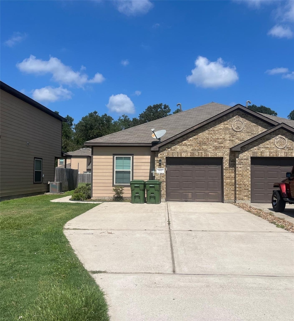 604 Rosewood Street - Photo 0