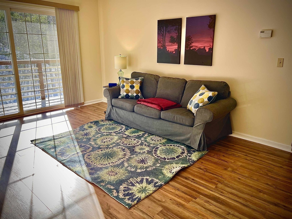 267 Hildred - Photo 2