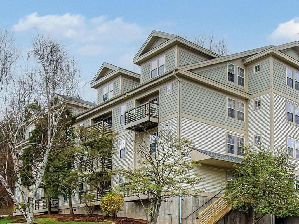267 Hildred - Photo 0