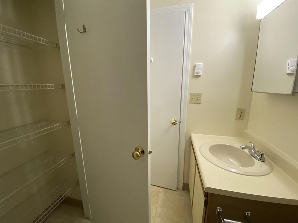 167 Eastern - Photo 28
