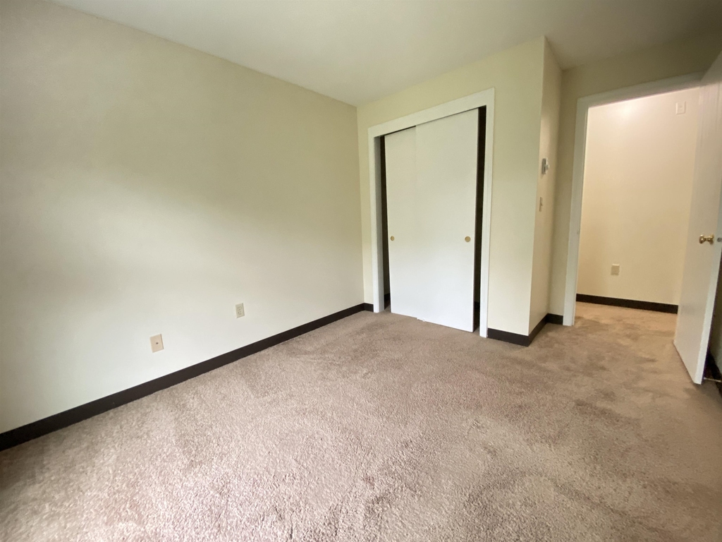 167 Eastern - Photo 26